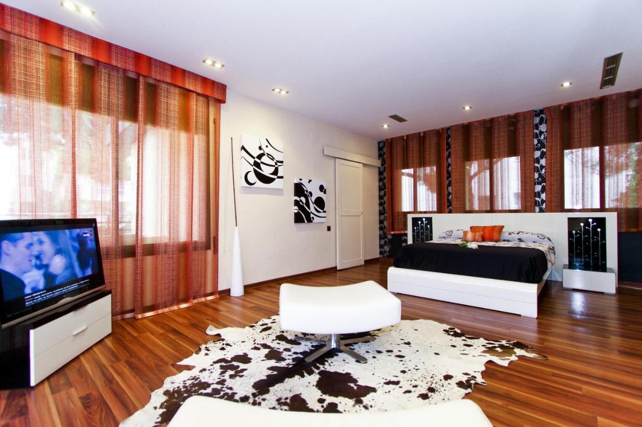 סאלו Villa Planet מראה חיצוני תמונה